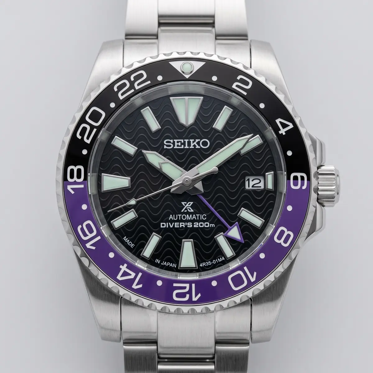 Seiko Mod Uhr GMT MOD – PURPLE JOKER – Zifferblatt Nahaufnahme – MedoMods