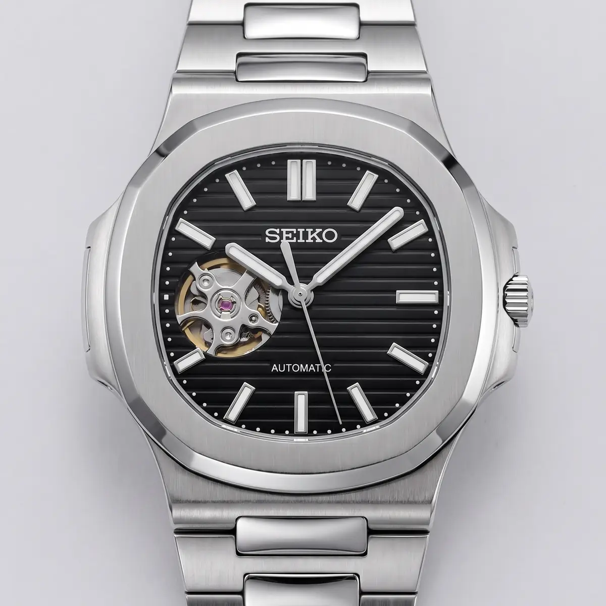 Seiko Mod Uhr NAUT MOD – SCHWARZ (OFFENES HERZ) – Zifferblatt Nahaufnahme – MedoMods