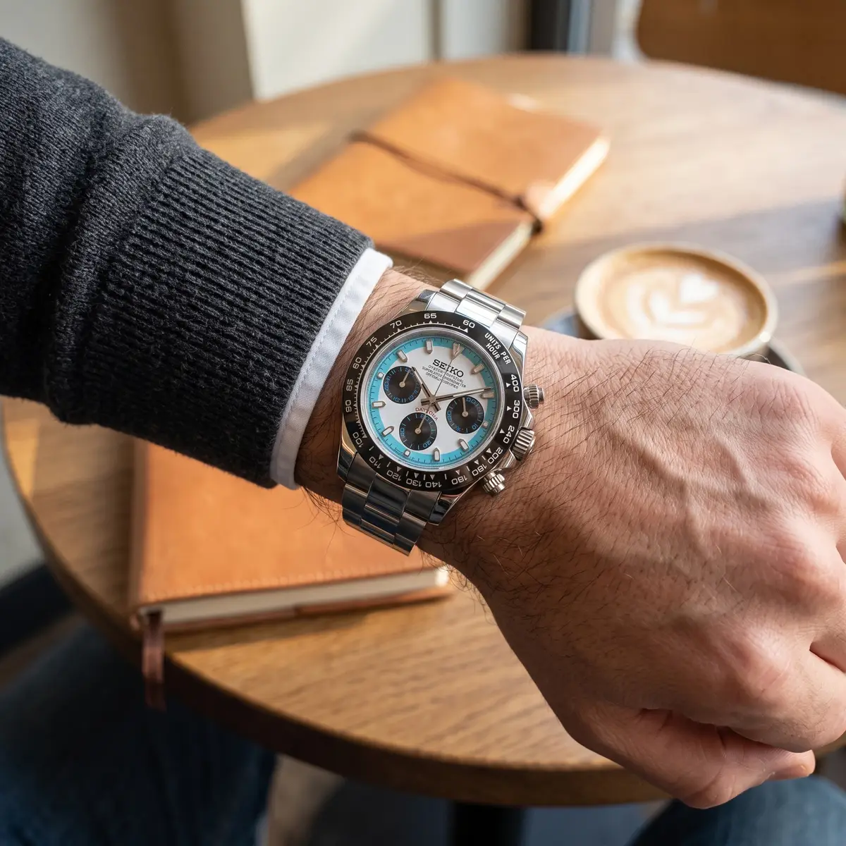 Seiko Mod Uhr TONA MOD – ARCTIC RACER – am Handgelenk – Wristshot – MedoMods